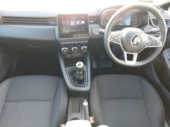 Used Renault Clio 2023 for sale - 75660800: Photo