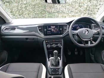 Used Volkswagen T-Roc 2019 for sale - 76446330: Photo