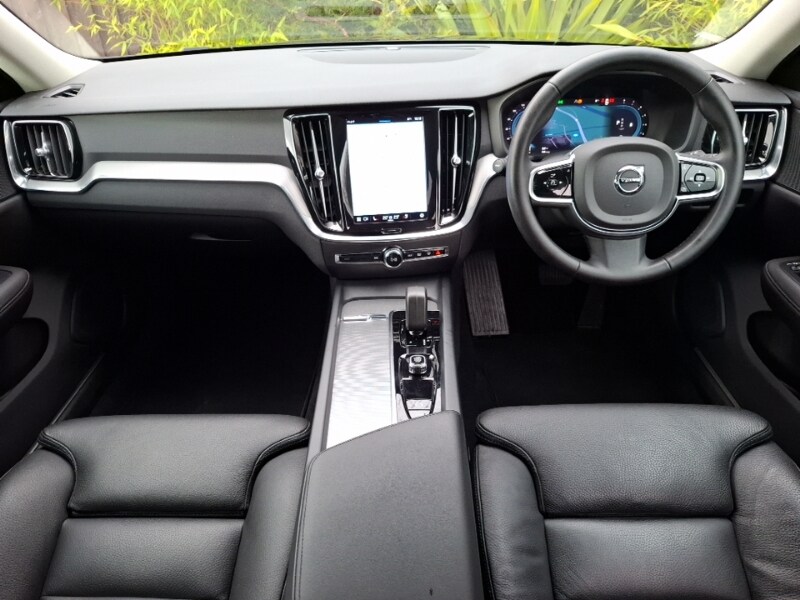 Used Volvo V60 2023 for sale - 78114878: Photo 2