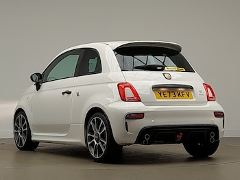 Used Abarth 695 2023 for sale - 76795950: Photo