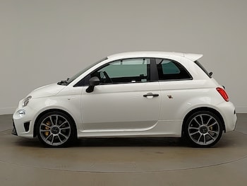 Used Abarth 695 2023 for sale - 76795950: Photo