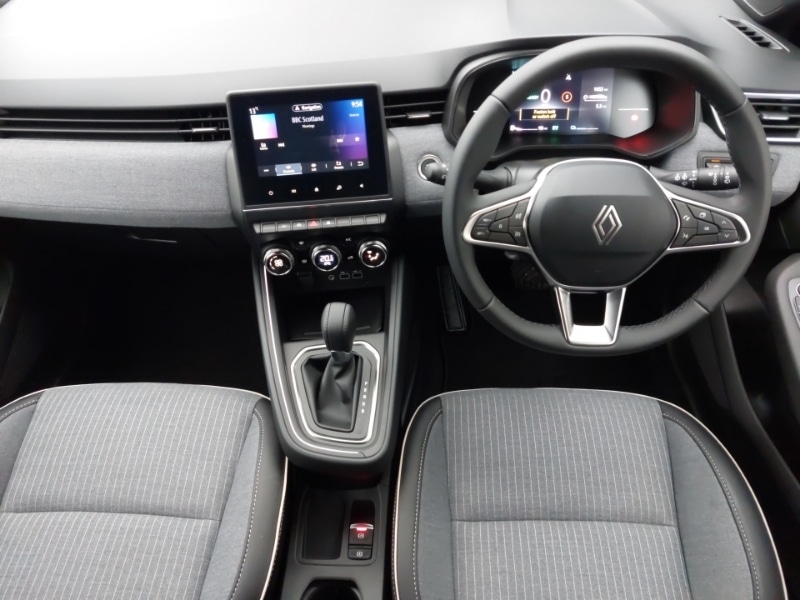 Used Renault Clio 2025 for sale - 76492879: Photo 2