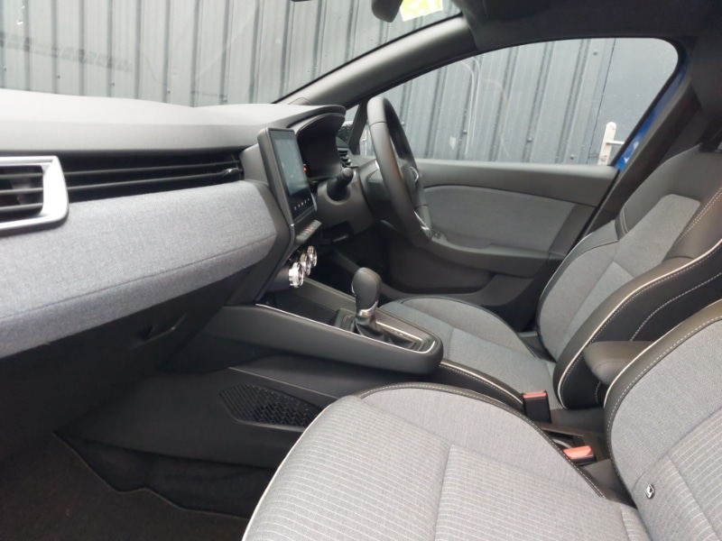 Used Renault Clio 2025 for sale - 76492879: Photo 5