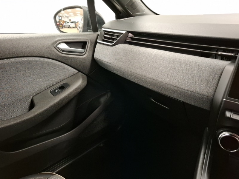 Used Renault Clio 2025 for sale - 77891947: Photo 11