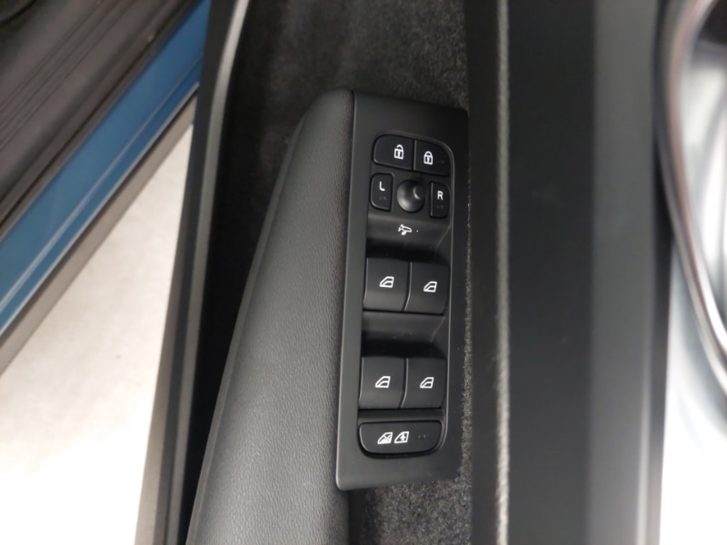 Used Volvo XC40 2024 for sale - 76366154: Photo 12