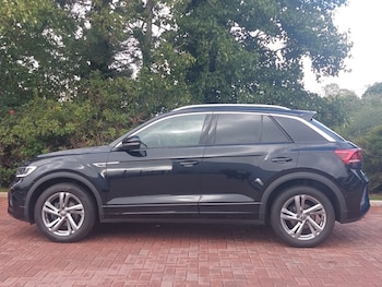 Used Volkswagen T-Roc 2023 for sale - 76838701: Photo