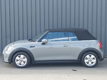 Used MINI Convertible 2021 for sale - 75725199: Photo