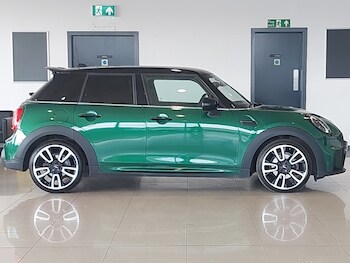 Used MINI Cooper 2024 for sale - 76120686: Photo