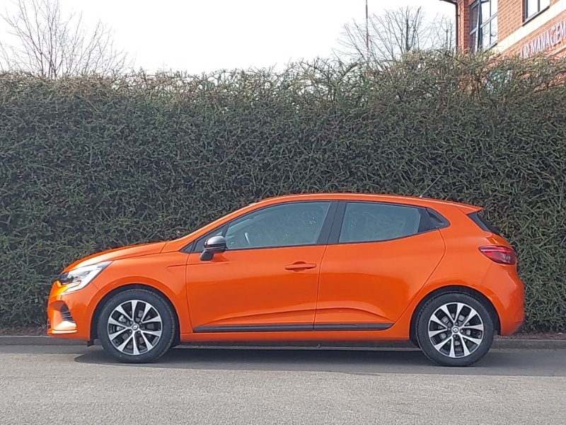 Used Renault Clio 2023 for sale - 77986108: Photo 4