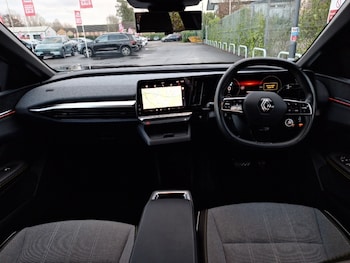 Used Renault Megane E Tech 2023 for sale - 78184075: Photo