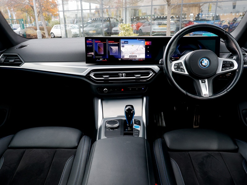 Used BMW i4 2022 for sale - 76614623: Photo 2