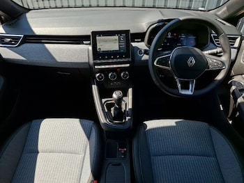 Used Renault Clio 2025 for sale - 79152825: Photo