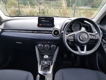 Used Mazda Mazda2 2021 for sale - 76145334: Photo 2