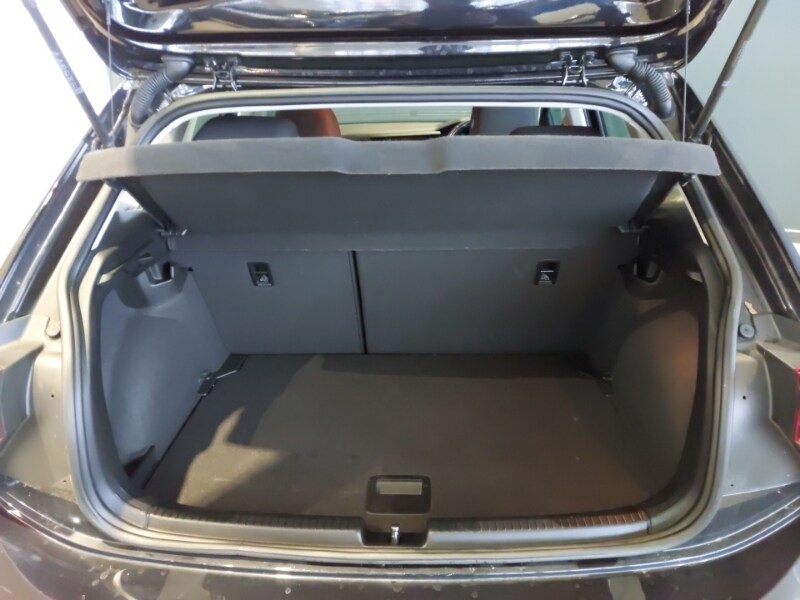 Used Volkswagen Polo 2024 for sale - 77273758: Photo 8