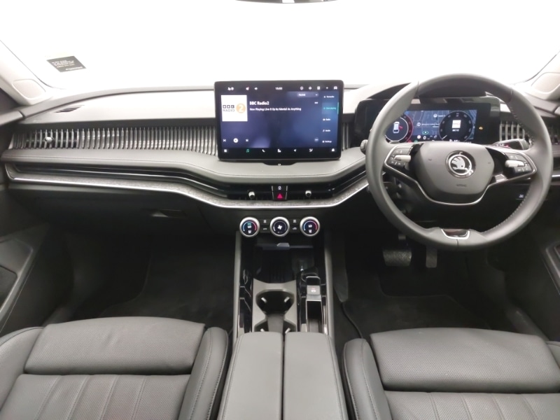 Used Skoda Superb 2024 for sale - 76770752: Photo 2