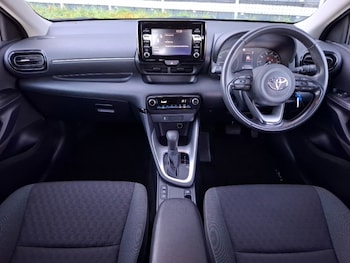 Used Toyota Yaris 2023 for sale - 78386802: Photo