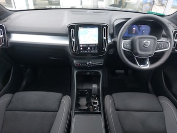 Used Volvo XC40 2026 for sale - 79069697: Photo