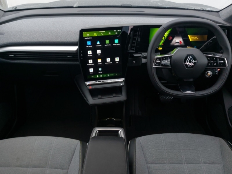 Used Renault Scenic E-Tech 2024 for sale - 76379291: Photo 2
