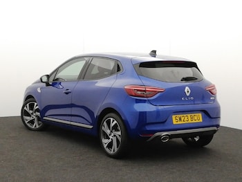 Used Renault Clio 2023 for sale - 76447433: Photo
