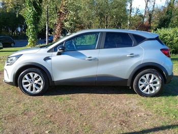 Used Renault Captur 2022 for sale - 76187692: Photo 4
