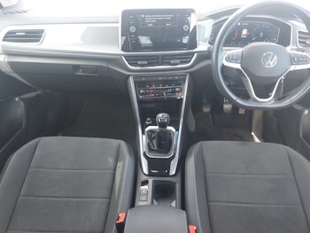 Used Volkswagen T-Roc 2023 for sale - 78595799: Photo