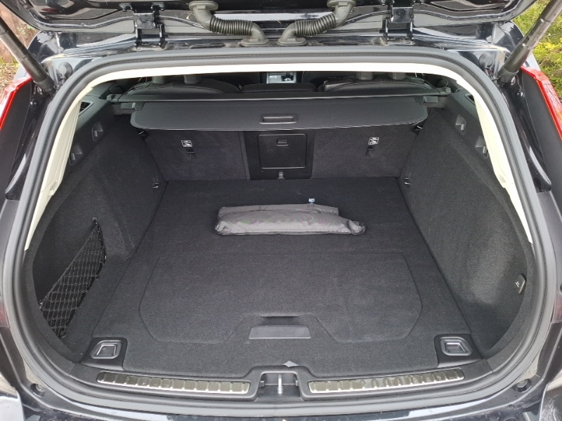 Used Volvo V60 2023 for sale - 77912255: Photo 8