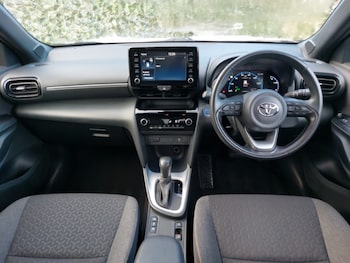 Used Toyota Yaris Cross 2022 for sale - 76713945: Photo