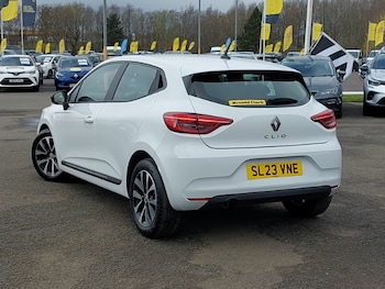 Used Renault Clio 2023 for sale - 78216198: Photo