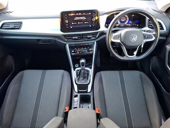 Used Volkswagen T-Roc 2022 for sale - 77253469: Photo