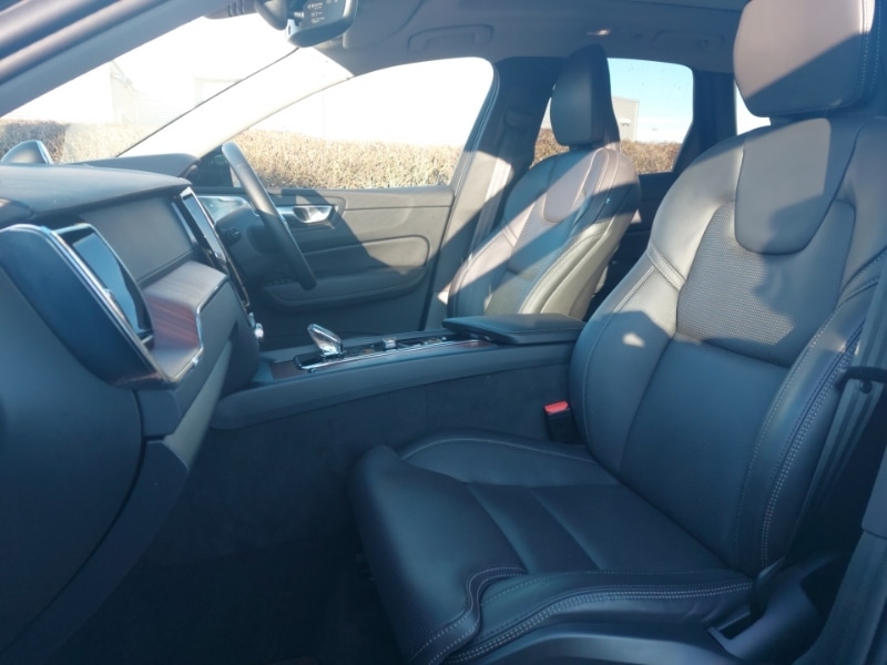 Used Volvo XC60 2023 for sale - 77253177: Photo 5