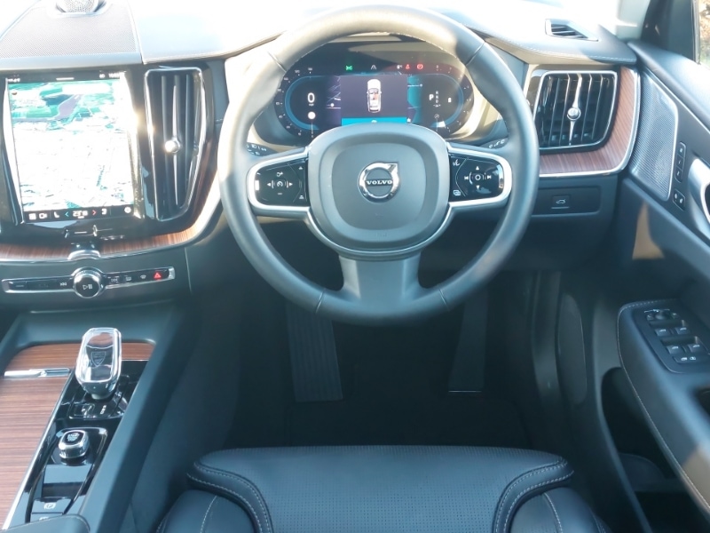 Used Volvo XC60 2023 for sale - 77253177: Photo 7