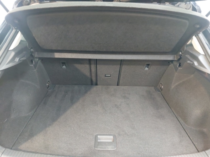Used Volkswagen T-Roc 2023 for sale - 77142627: Photo 8