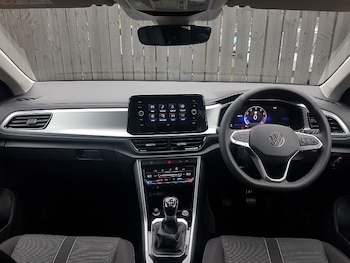 Used Volkswagen T-Roc 2025 for sale - 77986179: Photo