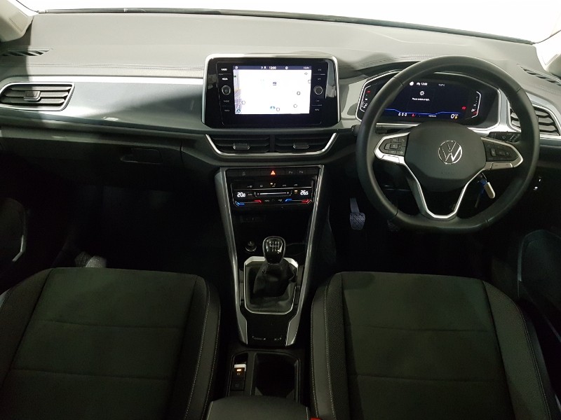 Used Volkswagen T-Roc 2023 for sale - 77882025: Photo 2