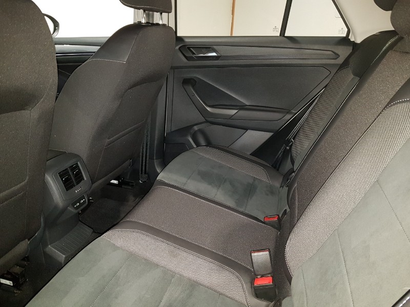 Used Volkswagen T-Roc 2023 for sale - 77882025: Photo 6