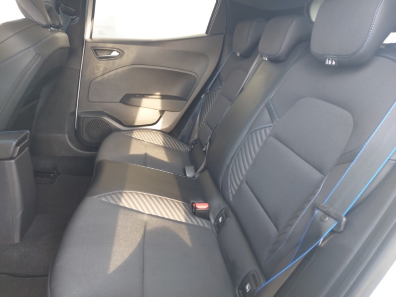 Used Renault Clio 2025 for sale - 77975125: Photo 6