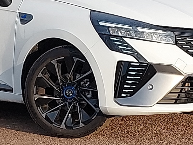 Used Renault Clio 2025 for sale - 77975125: Photo 9