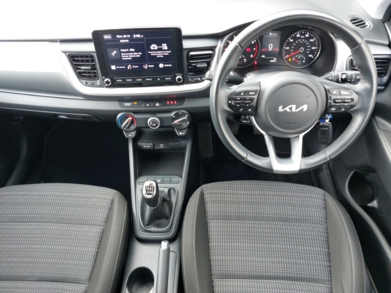Used Kia Stonic 2021 for sale - 76567635: Photo 2