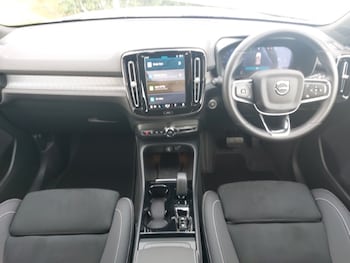 Used Volvo XC40 2024 for sale - 77652689: Photo