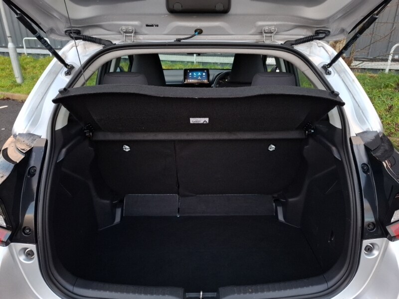 Used Mazda Mazda2 HYBRID 2024 for sale - 77762042: Photo 8