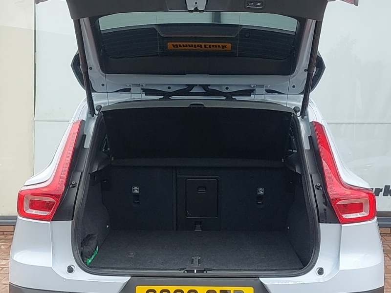 Used Volvo XC40 2023 for sale - 77308092: Photo 8