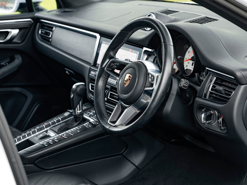 Used Porsche Macan 2020 for sale - 76543944: Photo 11