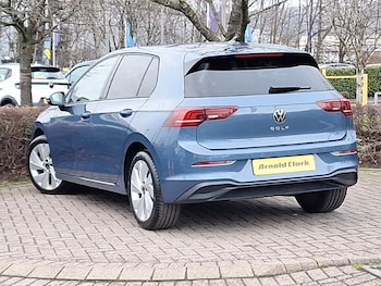 Used Volkswagen Golf 2024 for sale - 77059099: Photo