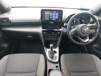 Used Toyota Yaris Cross 2022 for sale - 76700475: Photo