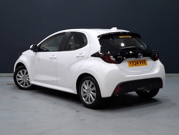 Used Toyota Yaris 2024 for sale - 76451635: Photo