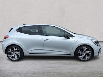 Used Renault Clio 2023 for sale - 79069201: Photo