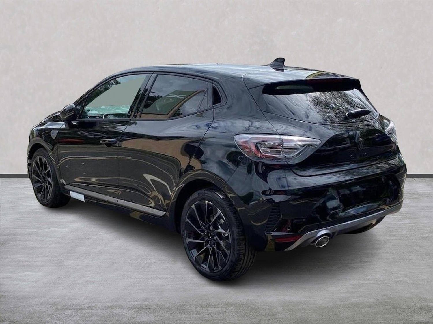 Used Renault Clio 2025 for sale - 77488516: Photo 2