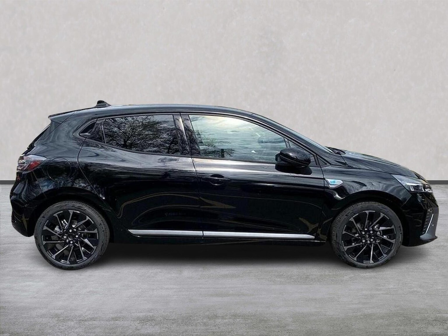 Used Renault Clio 2025 for sale - 77488516: Photo 3