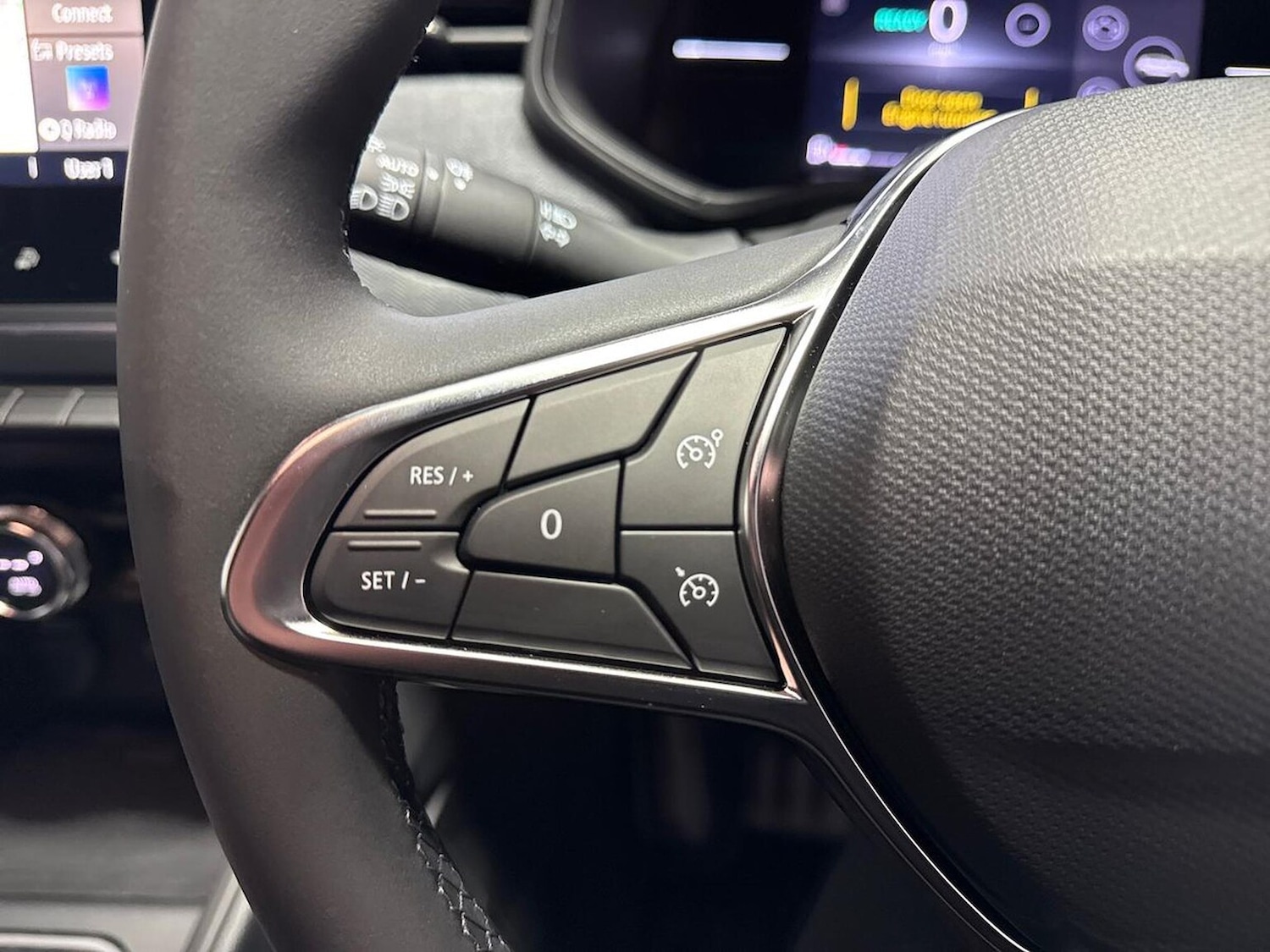 Used Renault Clio 2025 for sale - 77837052: Photo 24