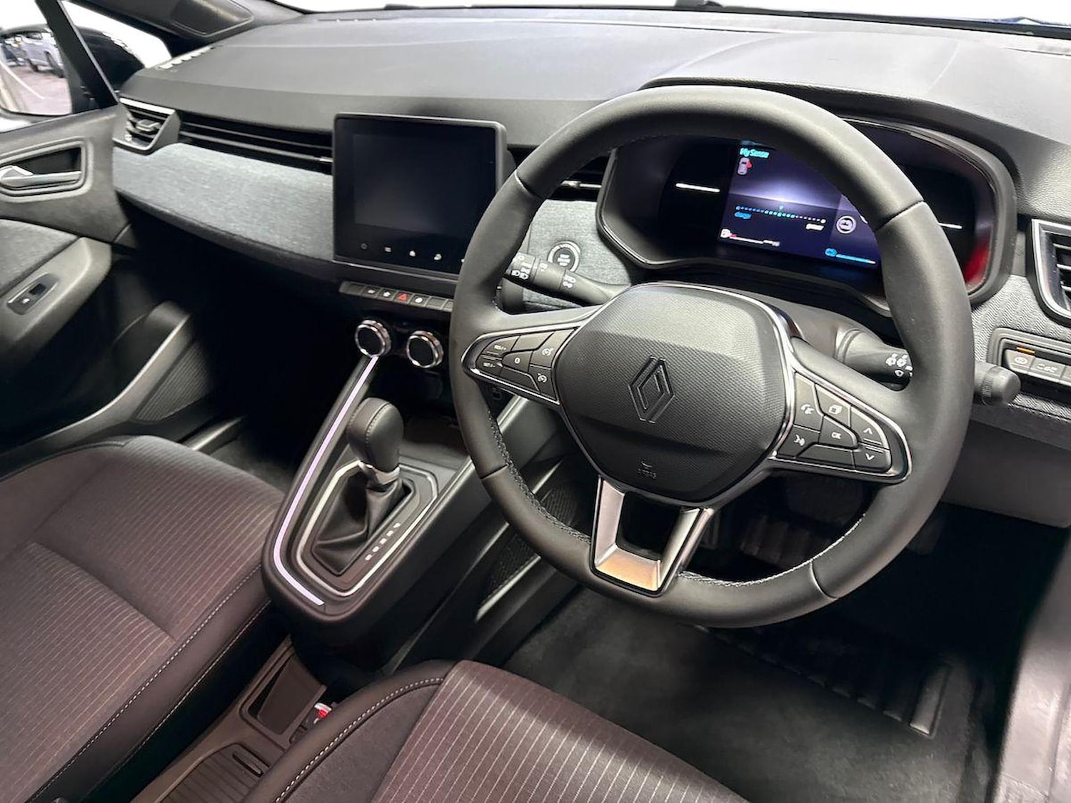 Used Renault Clio 2025 for sale - 77837052: Photo 8